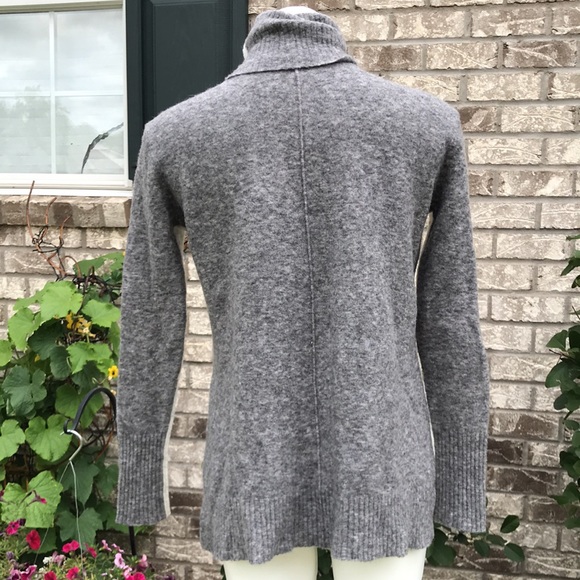 ☀️ Athleta Transit Color-block MerinoTurtleneck Sweater. - Picture 12 of 15